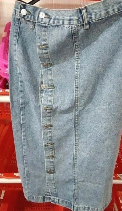 Button Irregular Slit